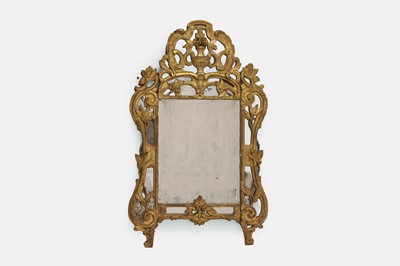 Lot 272 - A giltwood marriage mirror