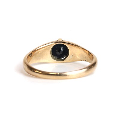 Lot 85 - A 9ct gold sapphire single stone ring
