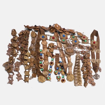 Lot 299 - A collection of stage jewellery