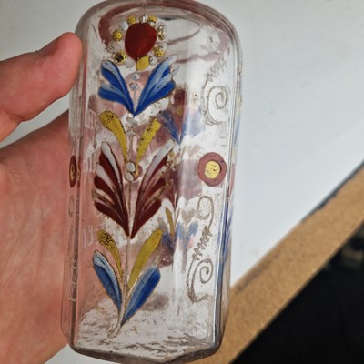 Lot 25 - A collection of Steigel-type glass items