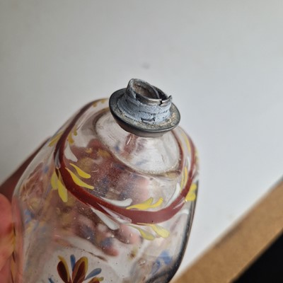Lot 25 - A collection of Steigel-type glass items