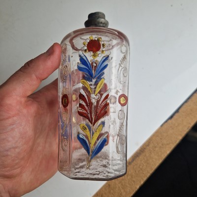 Lot 25 - A collection of Steigel-type glass items