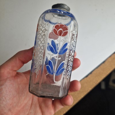 Lot 25 - A collection of Steigel-type glass items