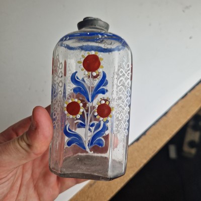 Lot 25 - A collection of Steigel-type glass items