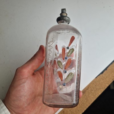Lot 25 - A collection of Steigel-type glass items