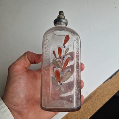 Lot 25 - A collection of Steigel-type glass items