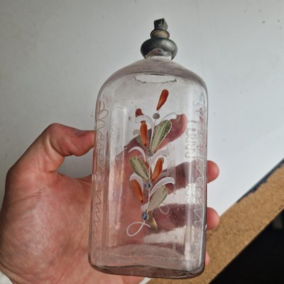 Lot 25 - A collection of Steigel-type glass items