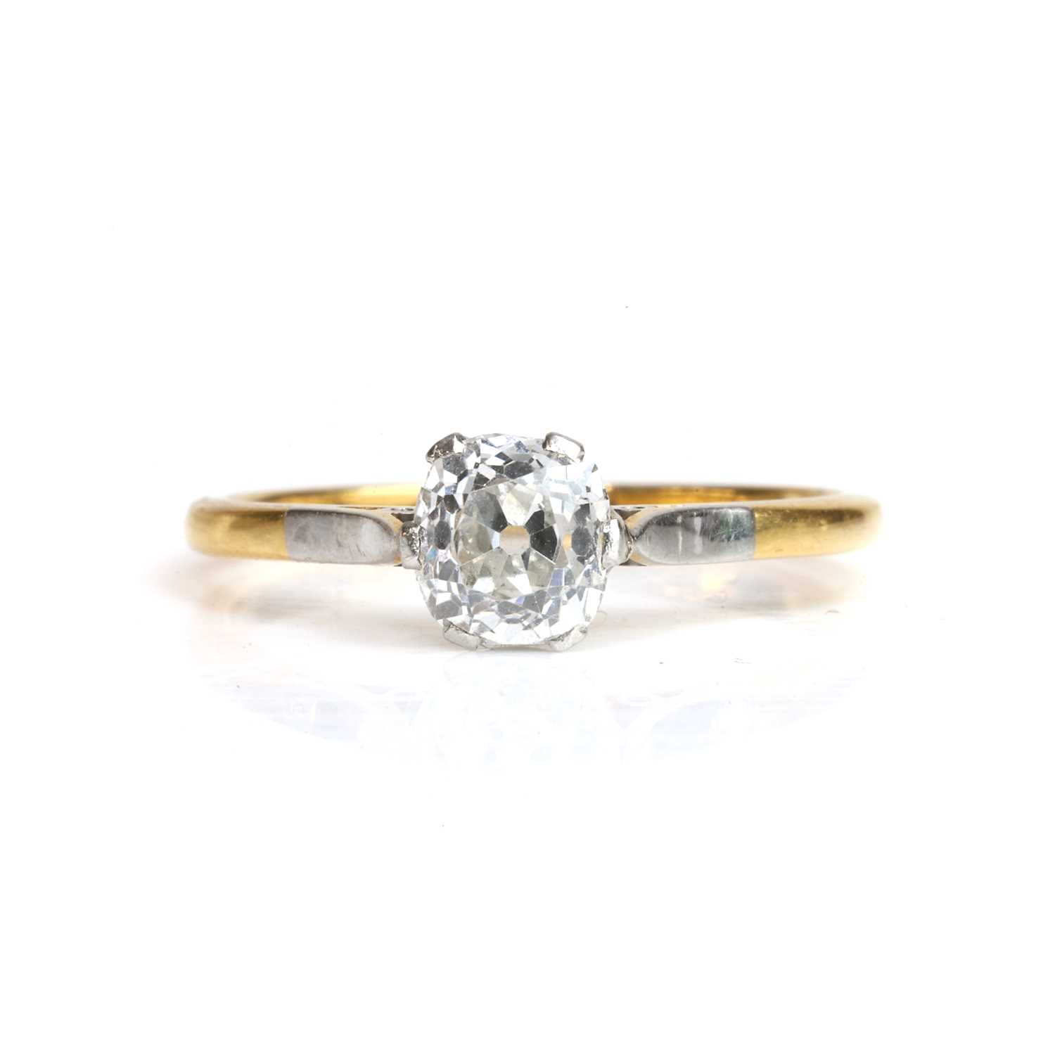 Lot 48 - A diamond single stone ring