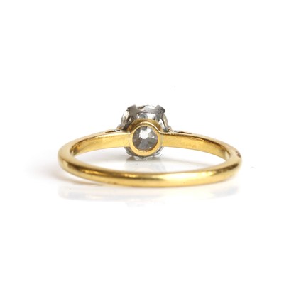 Lot 48 - A diamond single stone ring