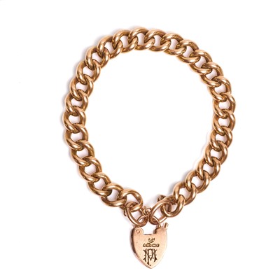 Lot 300 - A 9ct gold curb link bracelet
