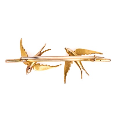Lot 42 - A Victorian swallow bar brooch