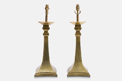 Lot 175 - A pair of brass table lamps
