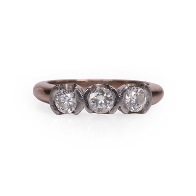 Lot 146 - An 18ct gold diamond three stone ring