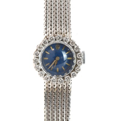 Lot 467 - A ladies' diamond set bracelet watch