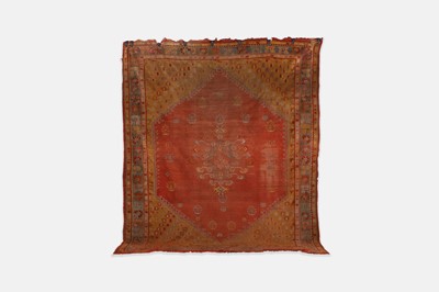 Lot 327 - An Oushak wool carpet