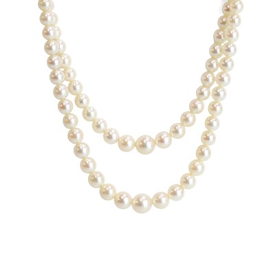 Lot 133 - A graduated two row cultured pearl necklace