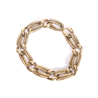 Lot 350 - An 18ct gold bracelet