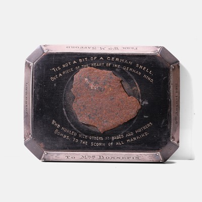 Lot 250 - A First World War commemorative paperweight