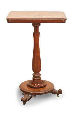 Lot 502 - A small oak occasional table
