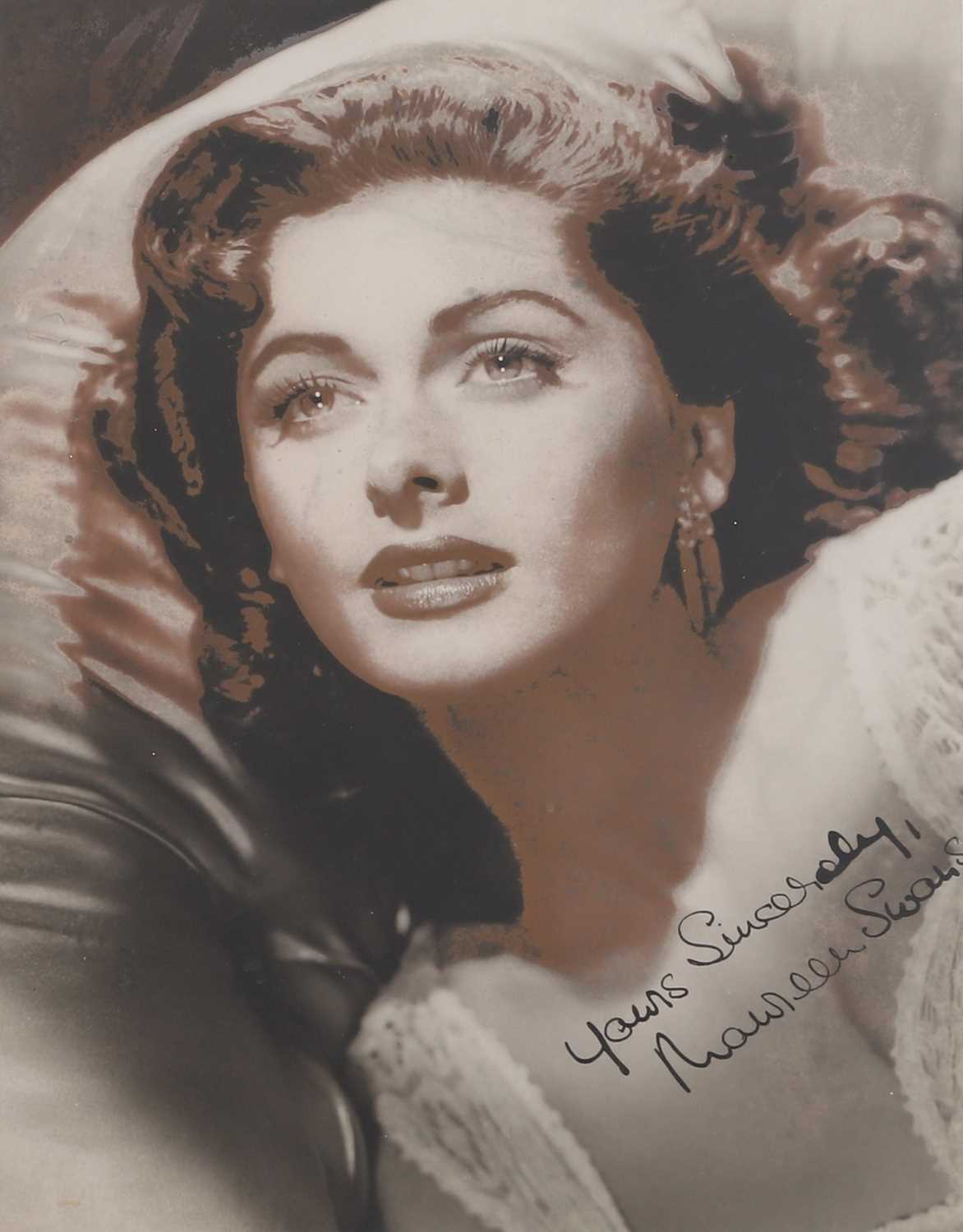 Lot 166 - A signed photograph of the actress Maureen Swanson, Countess of Dudley