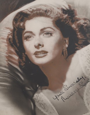Lot 166 - A signed photograph of the actress Maureen Swanson, Countess of Dudley