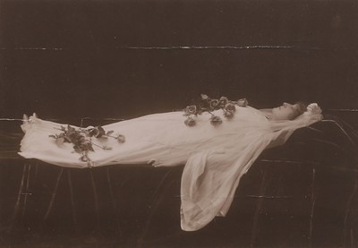 Lot 300 - A photograph of Dame Nellie Melba as Juliette from 'Roméo et Juliette'