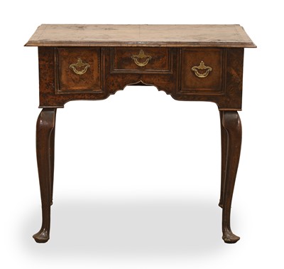 Lot 536 - A George II figured mulberry and walnut side table