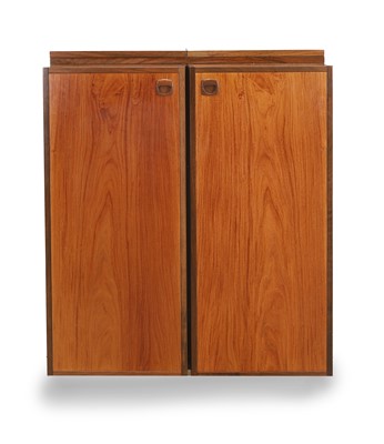 Lot 547 - A teak cocktail bar