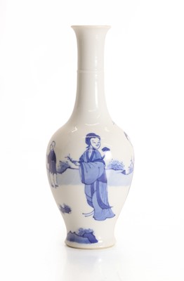 Lot 98 - A Chinese blue and white vase