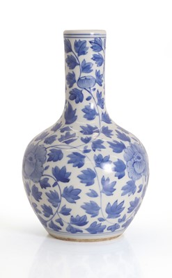 Lot 53 - A Chinese blue and white vase