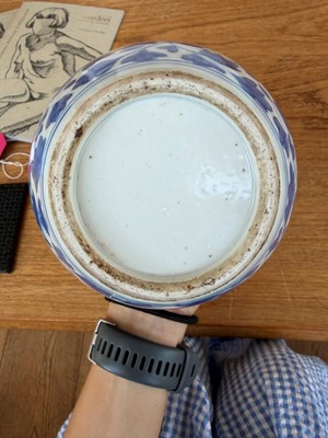 Lot 53 - A Chinese blue and white vase