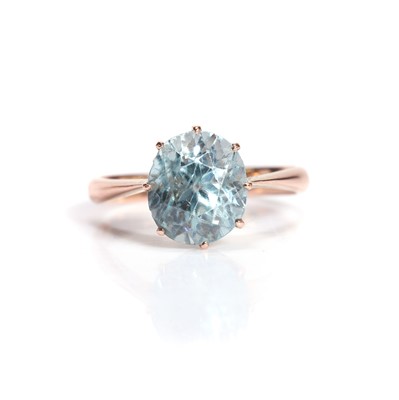 Lot 166 - A zircon single stone ring