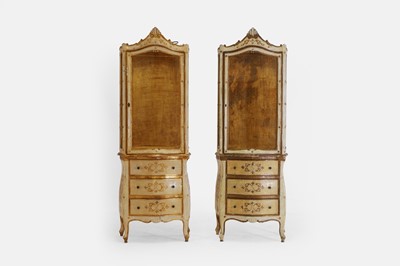 Lot 375 - A pair of painted and parcel-gilt wooden vitrines
