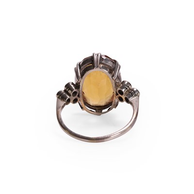 Lot 62 - A citrine and diamond ring