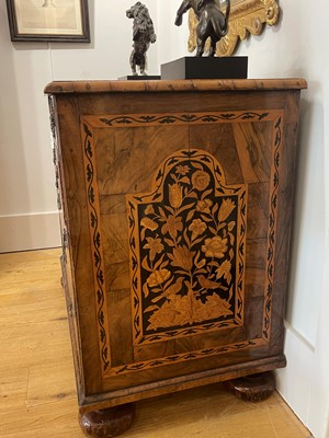 Lot 56 - A William and Mary walnut and marquetry chest of drawers