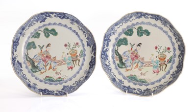 Lot 77 - A pair of Chinese famille rose dishes