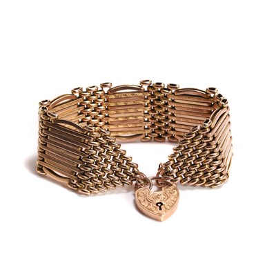 Lot 345 - A gate bracelet