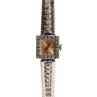 Lot 468 - A ladies' diamond set cocktail watch