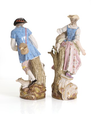 Lot 102 - A pair of Meissen porcelain figures