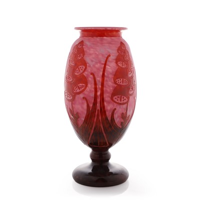 Lot 186 - A Le Verre Français 'Digitale' vase