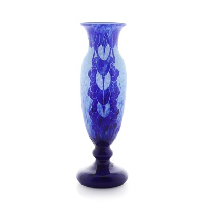 Lot 176 - A Le Verre Français 'Myrtilles' vase