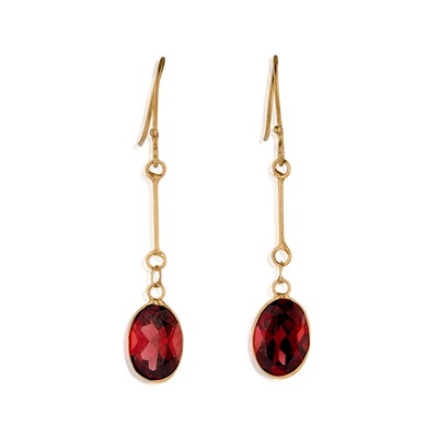 Lot 117 - A pair of garnet drop earrings