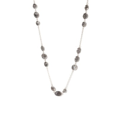 Lot 178 - A tourmalated quartz necklace