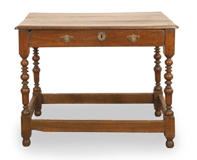 Lot 538 - A walnut side table