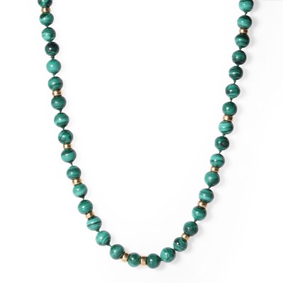 Lot 96 - A malachite bead necklace
