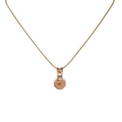 Lot 190 - A hexagonal form pendant on chain