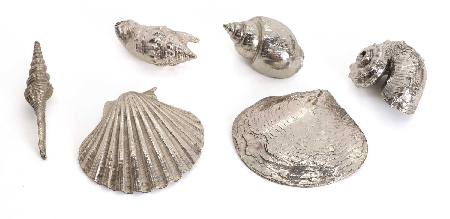Lot 14 - A collection of Italian shells in the style of Buccellati