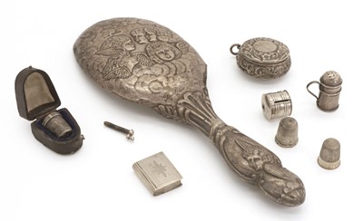 Lot 5 - A collection of silver