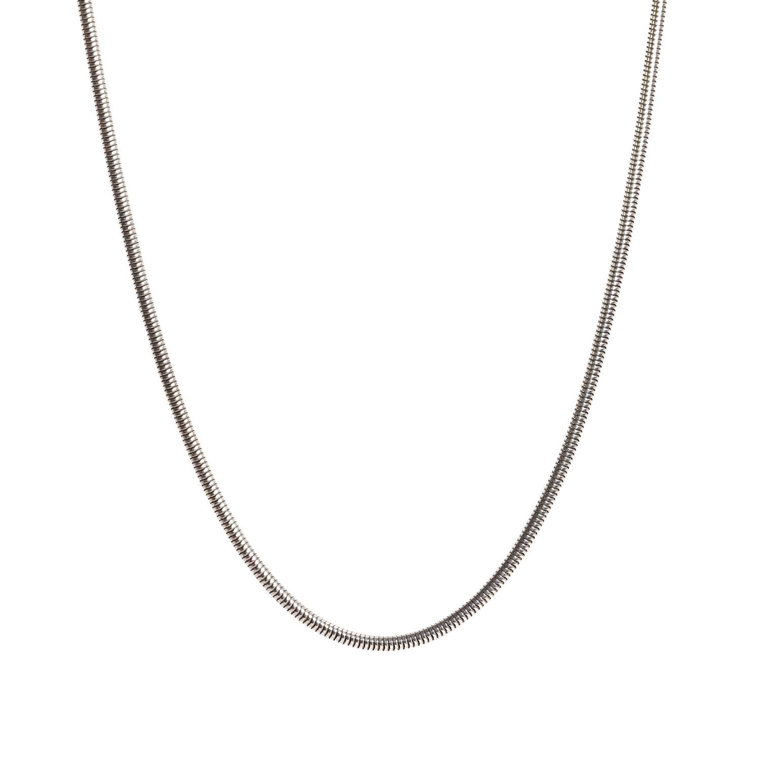 Lot 69 - A white gold chain