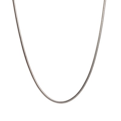 Lot 69 - A white gold chain
